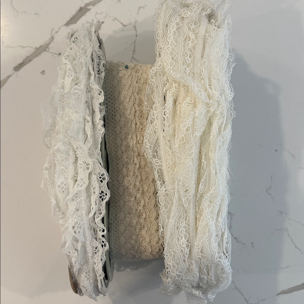 Vintage 80s Spool Bulk Lace white and cream, country, grandma core, sewing (3)